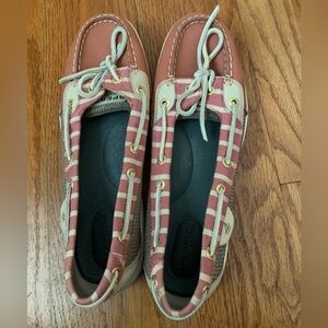 Sperry Coral and Beige Plaid Boat Shoes